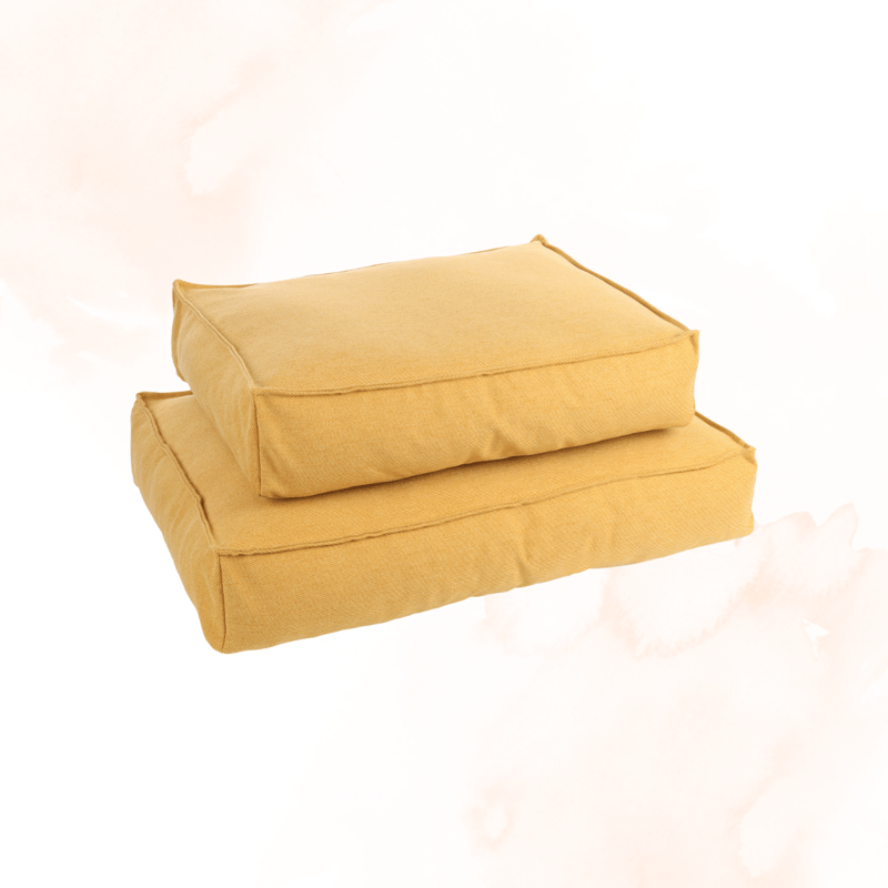 Capture cozy moments with your dog on our Baldar Orthopedic Cushion 🐾 Available in 5 colours.