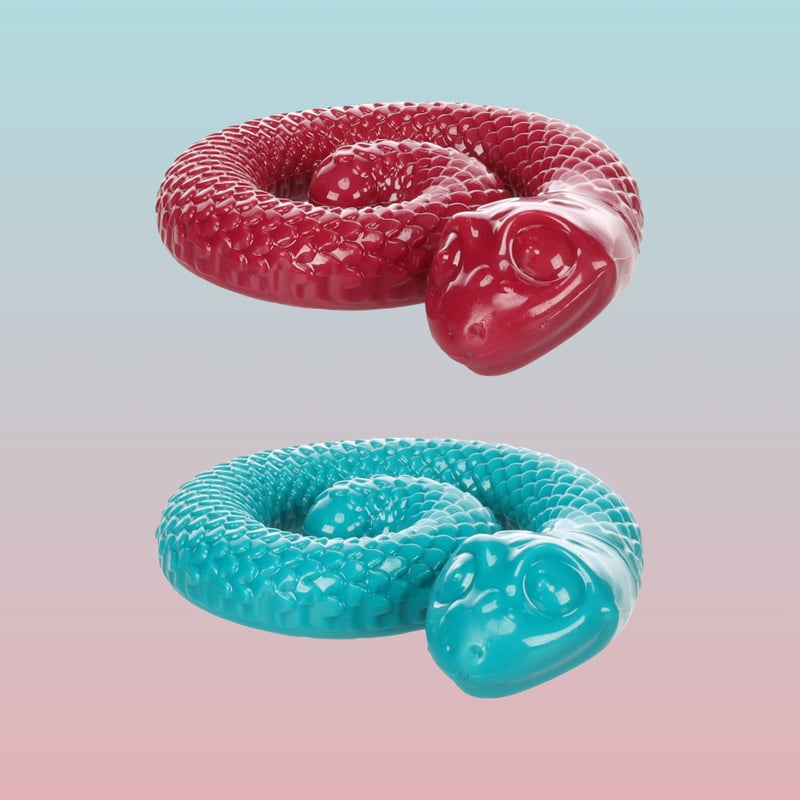 Let the snuffle games begin! 🐍 Brain games with the Sneaky Snake and Hapki snacks