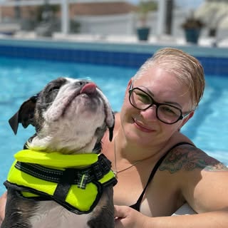 Jesenia Brooks🧑🏻🦳Momager to Cardi🐶LV🐶Prada🐶