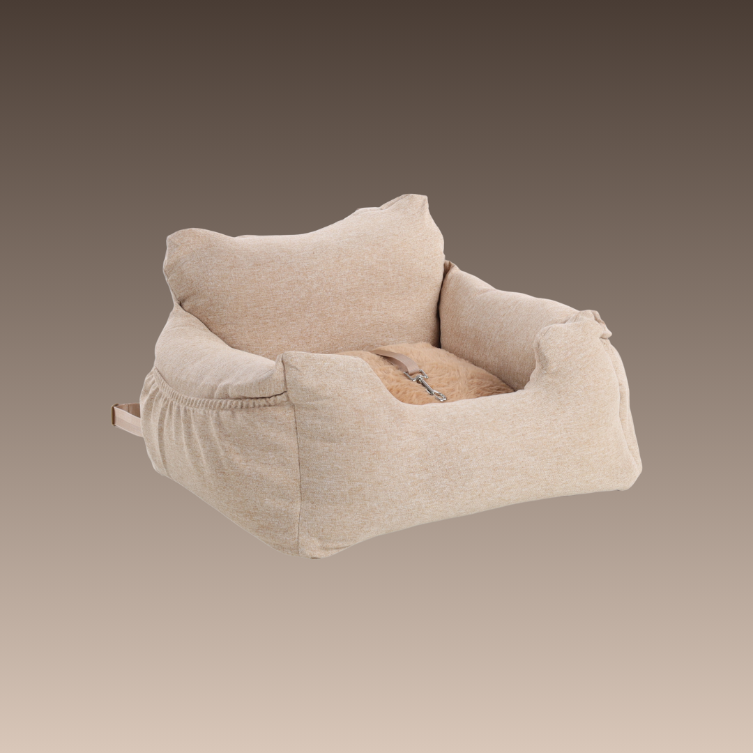 🚗 Roadtrip ready with our Megan Car Seat (Small) 🐾